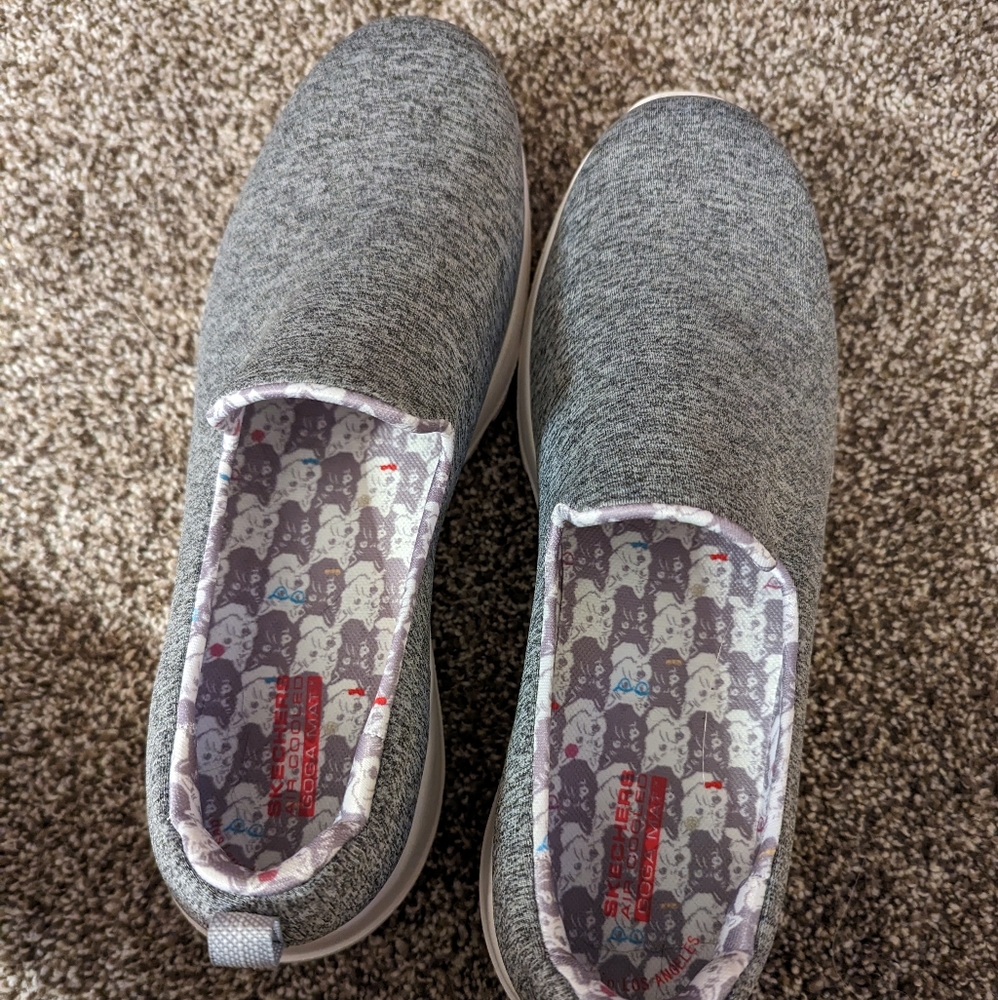 Skechers Air Cooled GoGa Mat slip ons!!